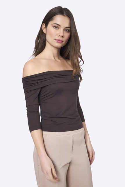 camiseta cuello barco bocetto